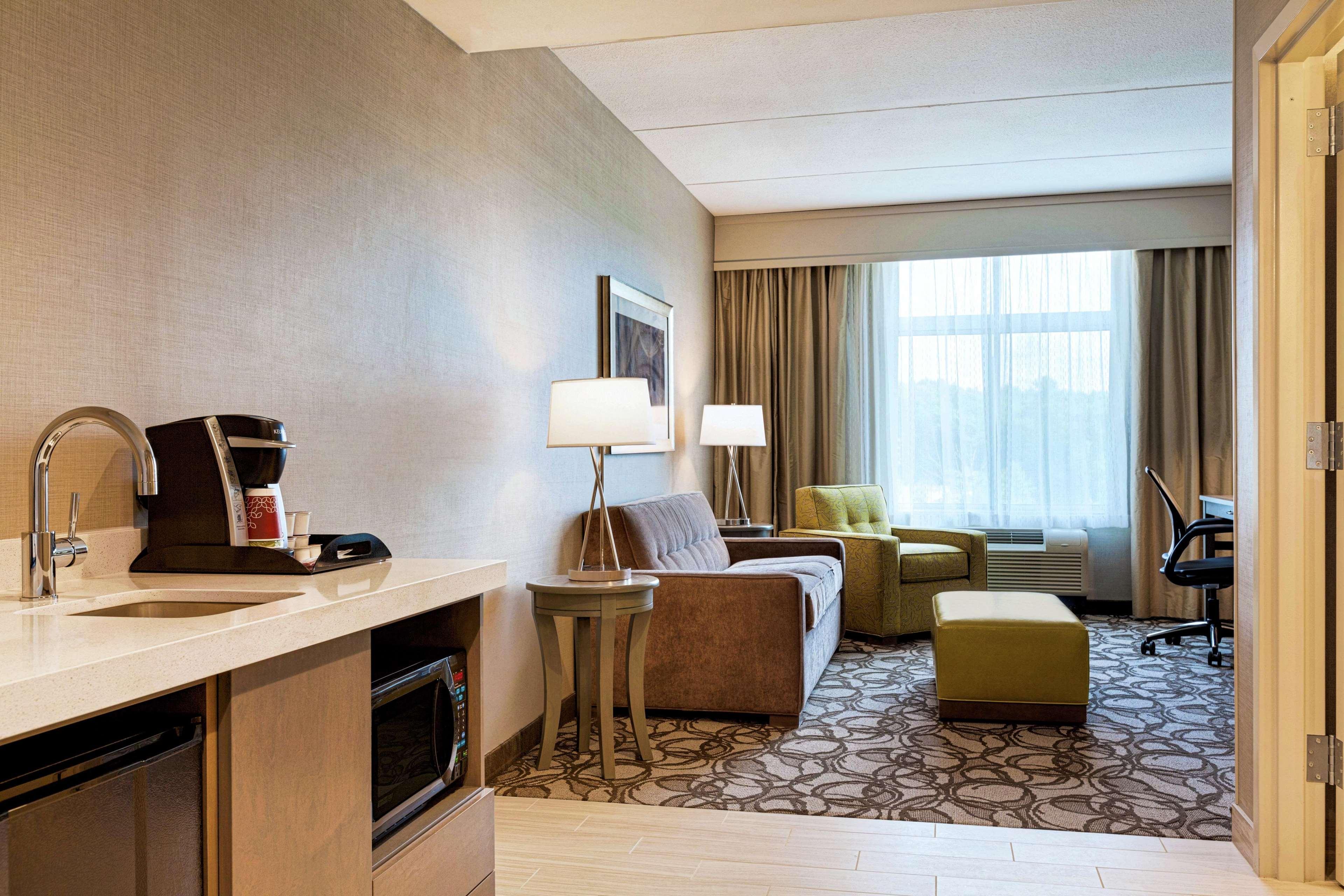 Hilton Garden Inn Lenox Pittsfield Exterior foto